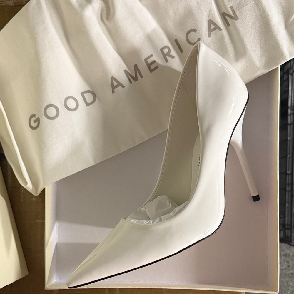 Good American Cream Pointed Heels